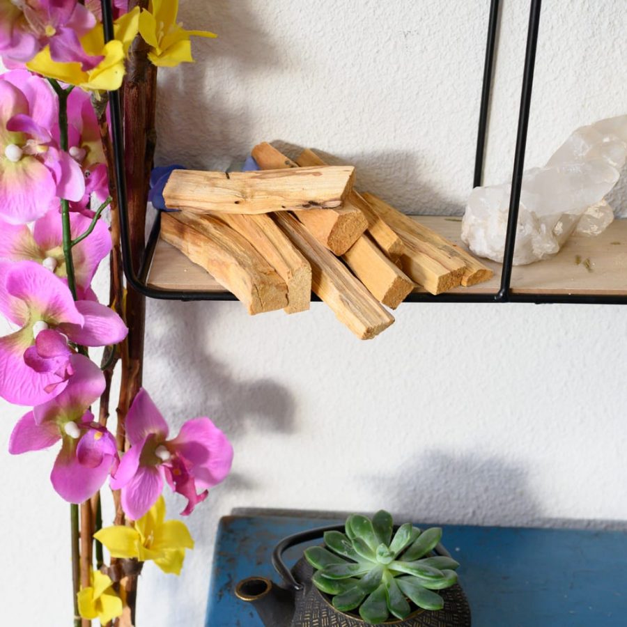 Palitos de Palo Santo Estantería Flores
