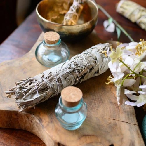 Quemar Salvia, ¿Para qué Sirve? Rituales de Smudge