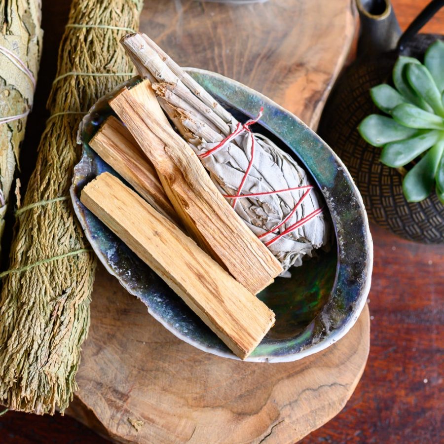 palo santo y varilla smudge en concha de abulón
