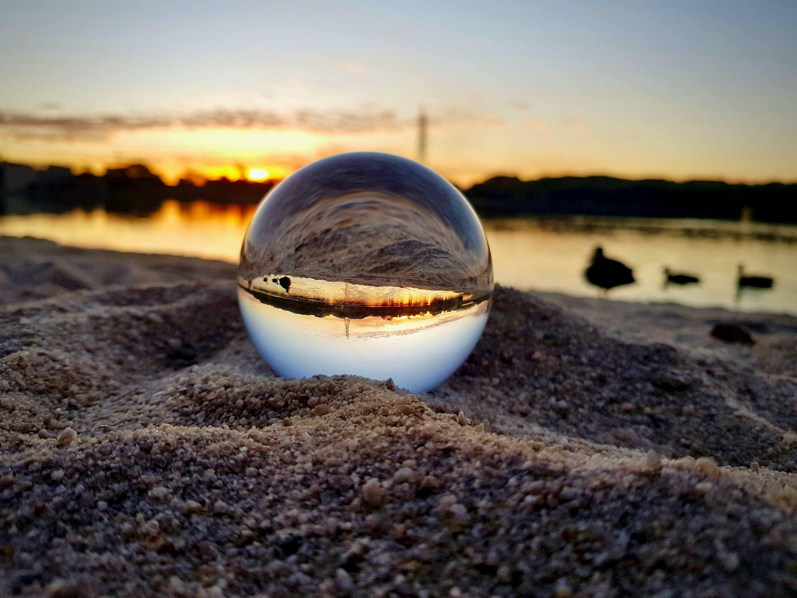bola cristal fotografía en la playa