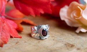 Zilveren Ring met Edelsteen
