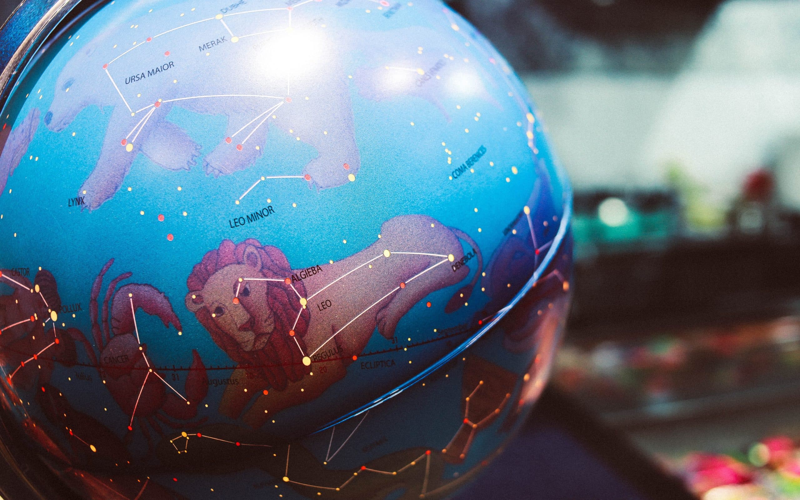 globo con signo del zodíaco