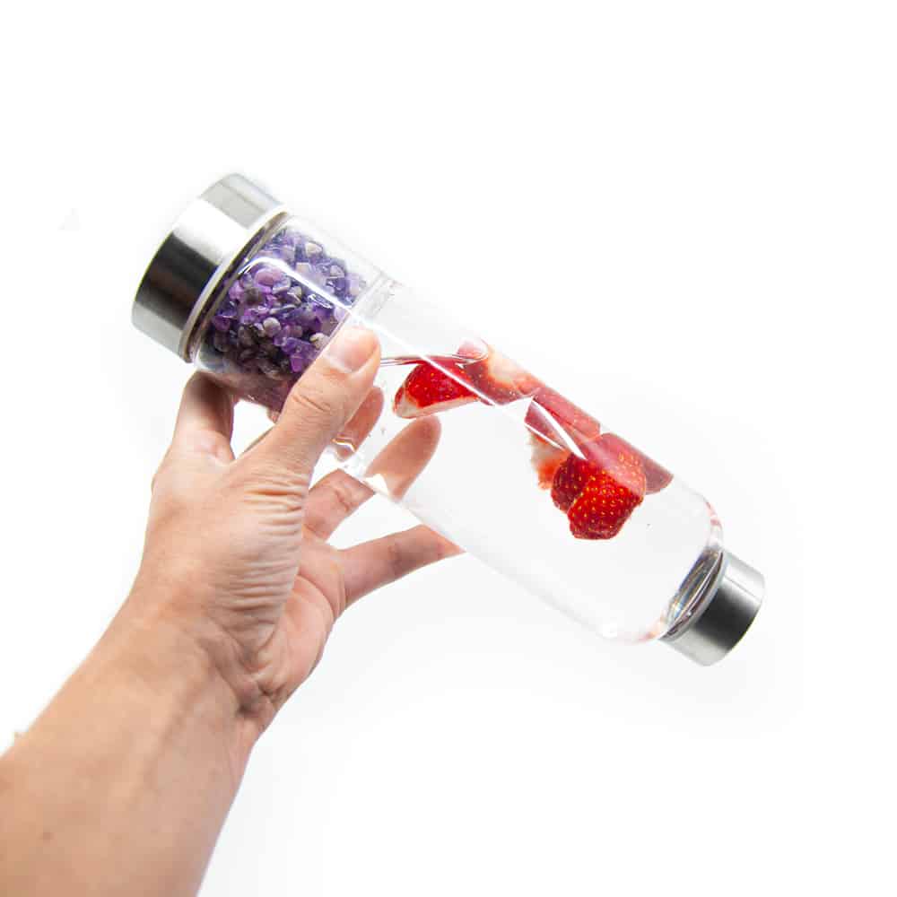 botella de agua con amatista blog alta sensibilidad
